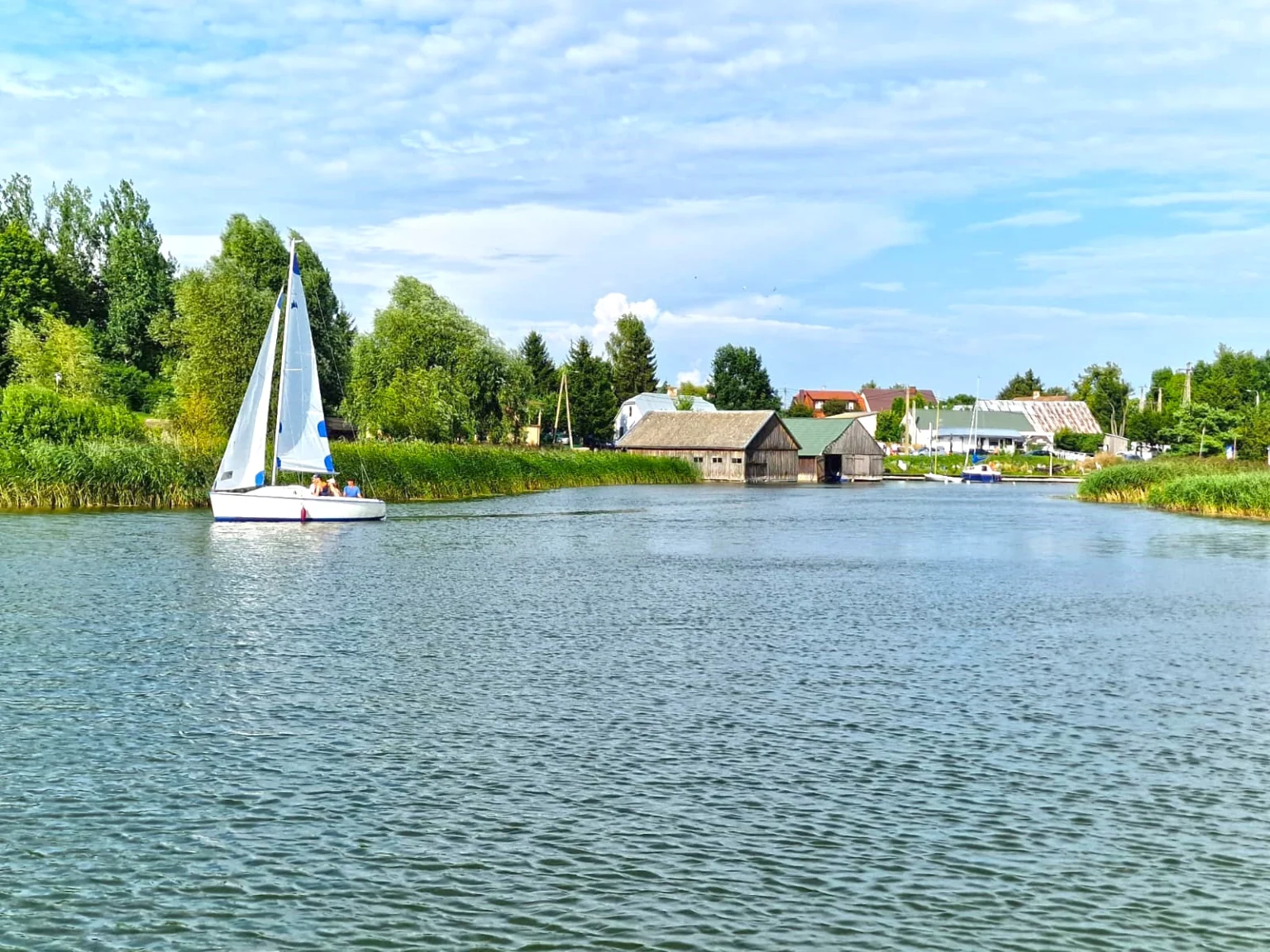 Jezioro Rajgrodzkie w Rajgrodzie, widok na Jezioro Rajgrodzkie, Rajgród - Apartamenty nad jeziorem KA-BOATS