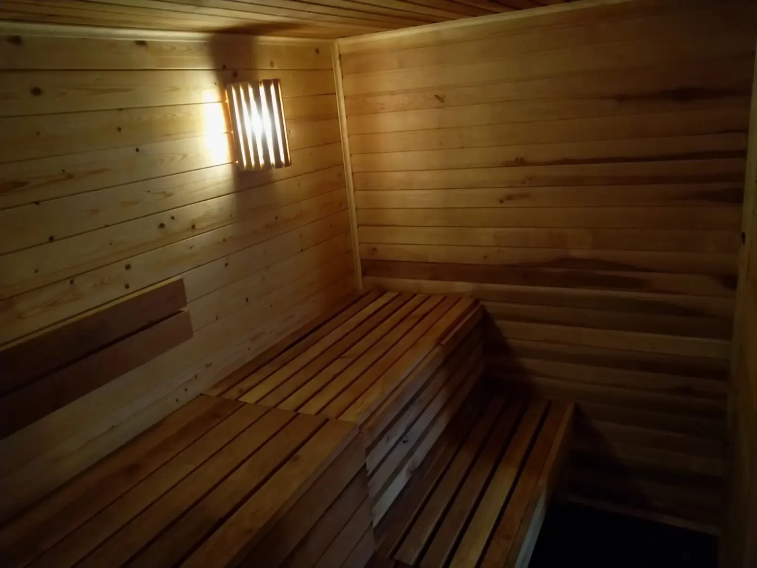 Sauna jacuzzi w Raju - Apartamenty nad jeziorem KA-BOATS