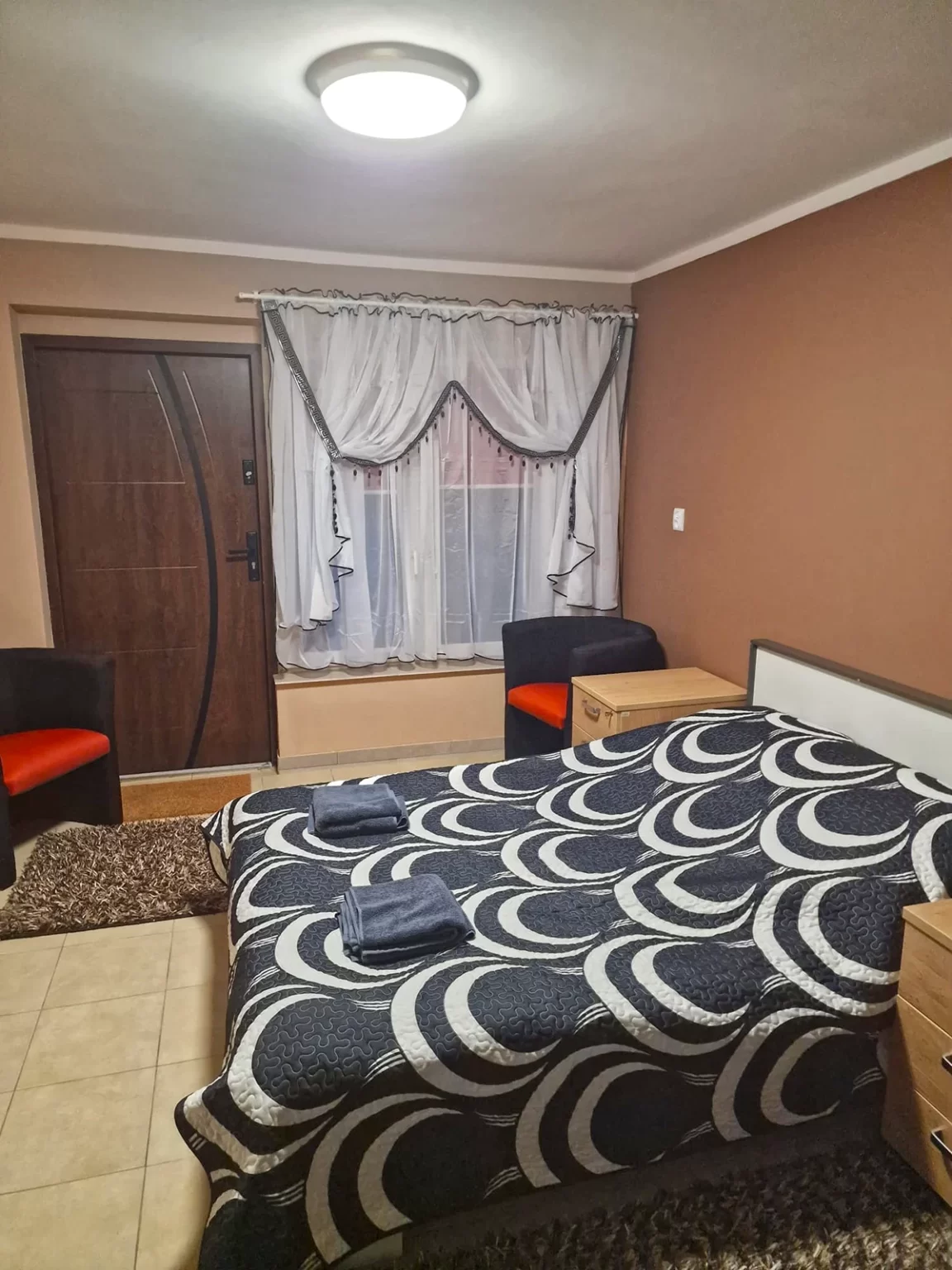 apartament-kaboats-willa-raj-w-rajgrodzie-8c-okno